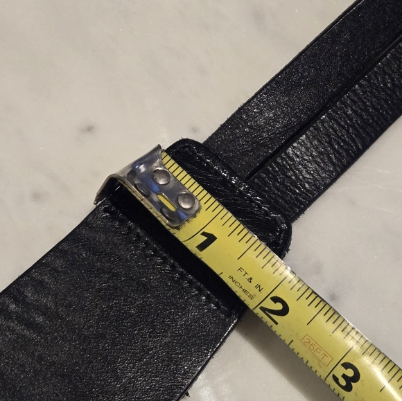 (36) Brave black leather belt - Picture 9 of 9